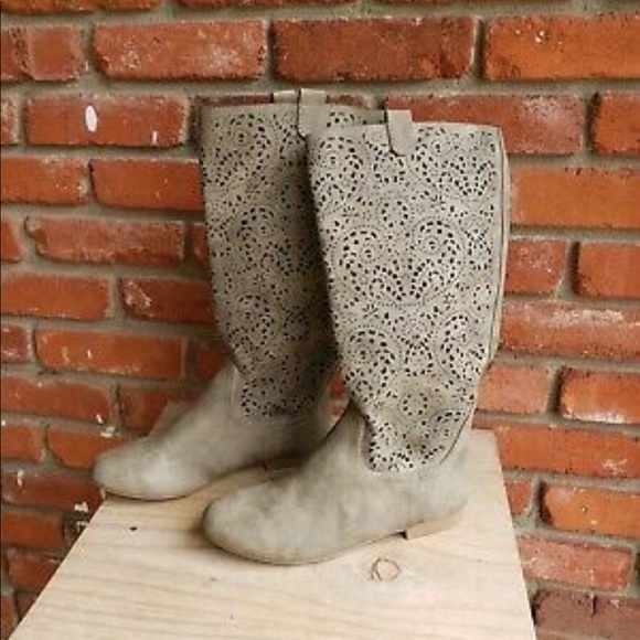 Laser cut out tall boots - Picture 4 of 6
